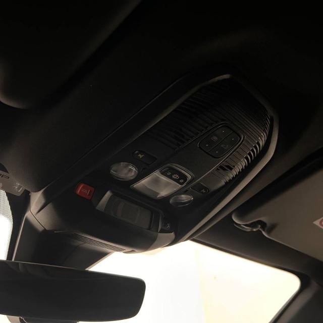 PEUGEOT 3008 usata, con Leve al volante