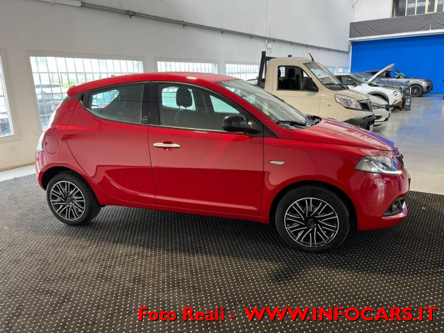 LANCIA Ypsilon usata, con Autoradio