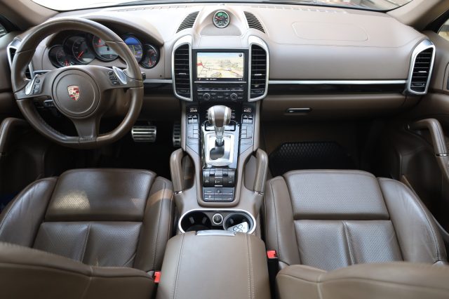 PORSCHE Cayenne usata, con Park Distance Control