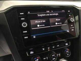 VOLKSWAGEN Passat Variant usata, con Park Distance Control