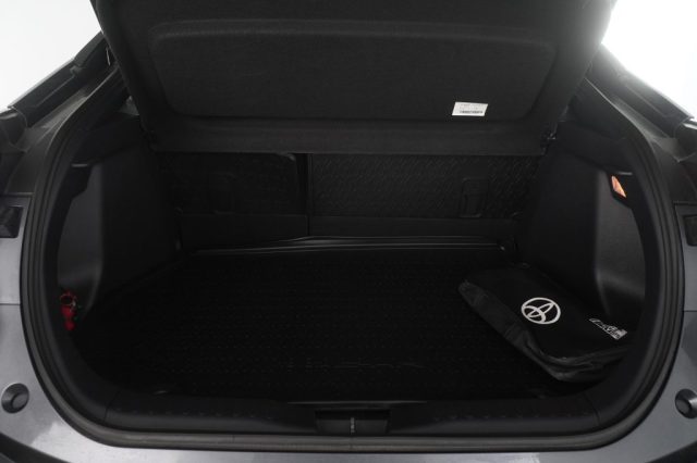 TOYOTA C-HR usata 12