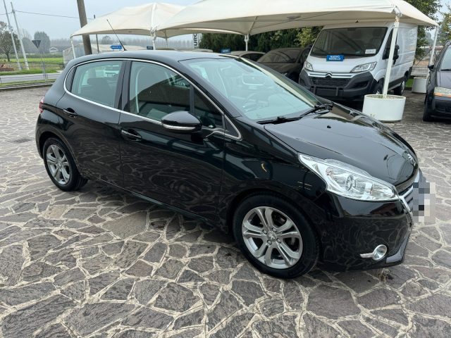 PEUGEOT 208 usata, con Sensore di luce