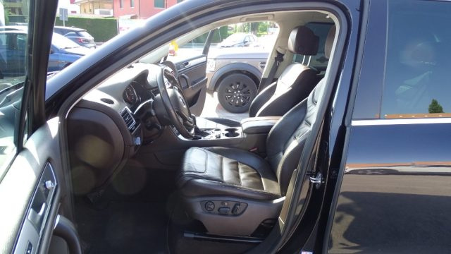 VOLKSWAGEN Touareg usata, con ESP