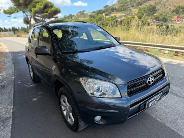 TOYOTA RAV 4 usata, con Controllo trazione