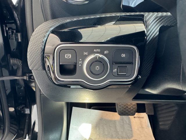 MERCEDES-BENZ A 180 usata, con Touch screen