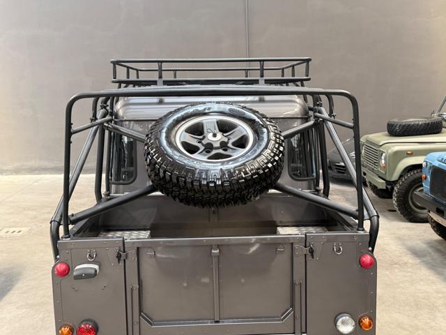 LAND ROVER Defender usata 27