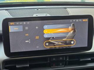 JEEP Avenger usata, con USB