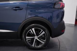 PEUGEOT 5008 usata, con Head-up display