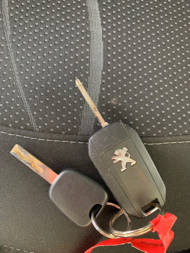 PEUGEOT 208 usata, con Isofix