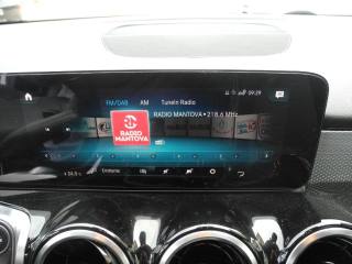MERCEDES-BENZ GLB 200 usata, con Volante multifunzione