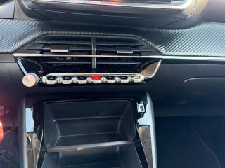 PEUGEOT 208 usata, con Autoradio digitale