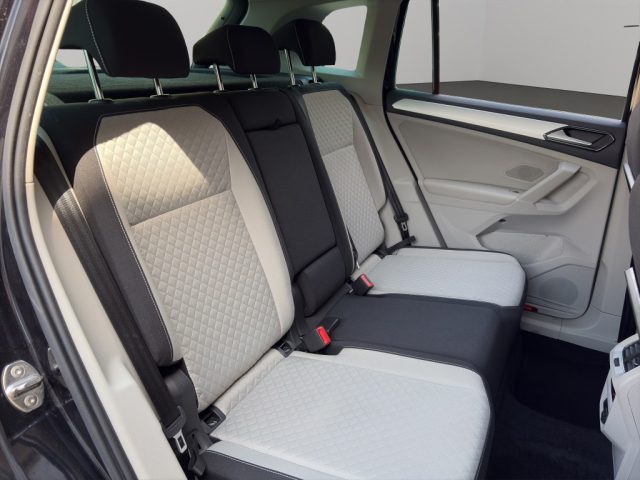 VOLKSWAGEN Tiguan usata, con Sensori di parcheggio posteriori