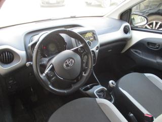 TOYOTA Aygo usata 12
