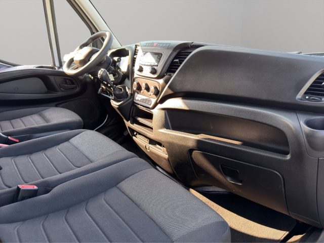 IVECO Daily usata 8