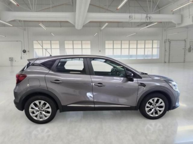 RENAULT Captur usata, con Autoradio
