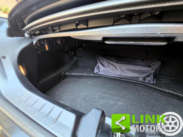 MERCEDES-BENZ SLK 200 usata, con Sensori di parcheggio posteriori