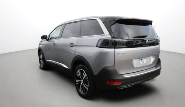PEUGEOT 5008 usata, con Boardcomputer