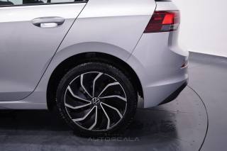 VOLKSWAGEN Golf usata, con Frenata d