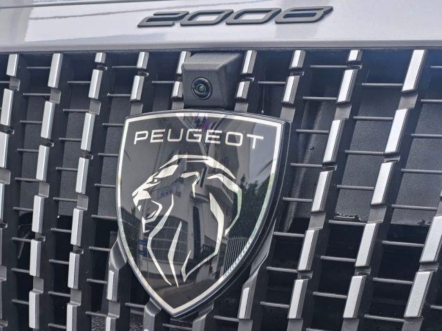 PEUGEOT 2008 usata, con Luci diurne LED