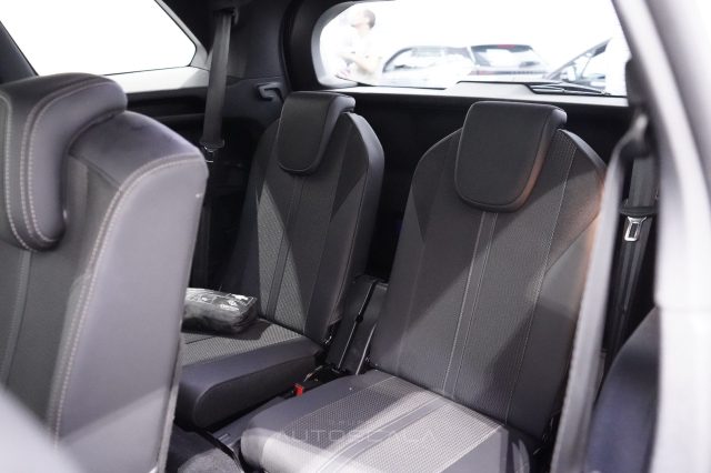 PEUGEOT 5008 usata, con Specchietti laterali elettrici