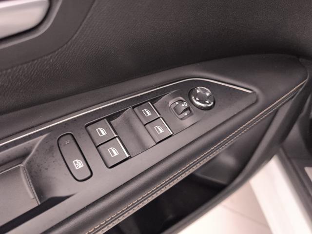 PEUGEOT 5008 usata, con Tettuccio apribile