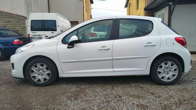 PEUGEOT 207 usata, con Autoradio