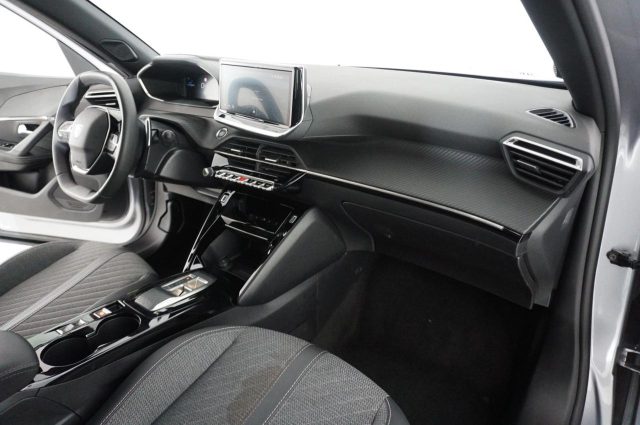 PEUGEOT 2008 usata, con Autoradio digitale