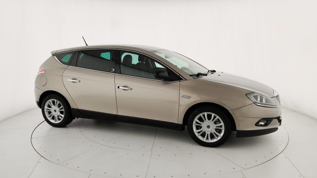 LANCIA Delta usata, con Specchietti laterali elettrici