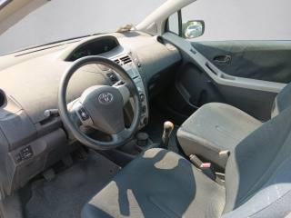 TOYOTA Yaris usata, con Autoradio