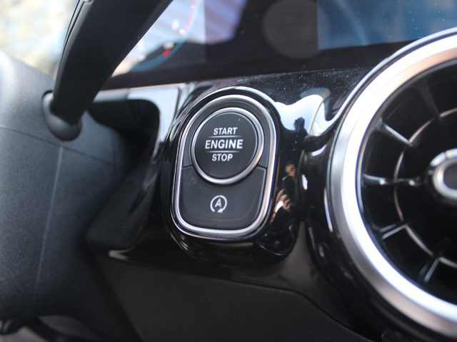 MERCEDES-BENZ B 180 usata, con Luci diurne