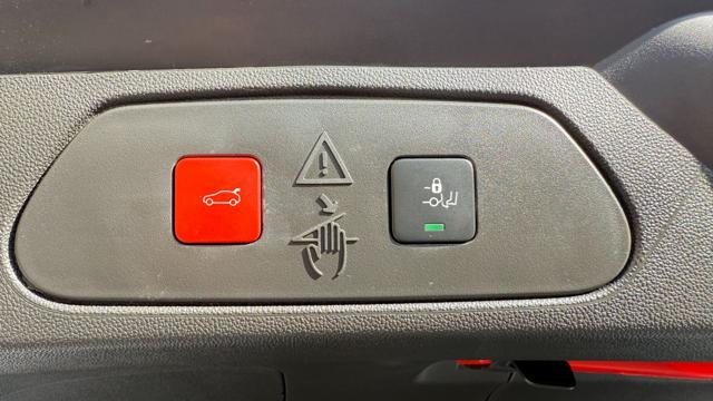 OPEL Grandland usata, con Park Distance Control