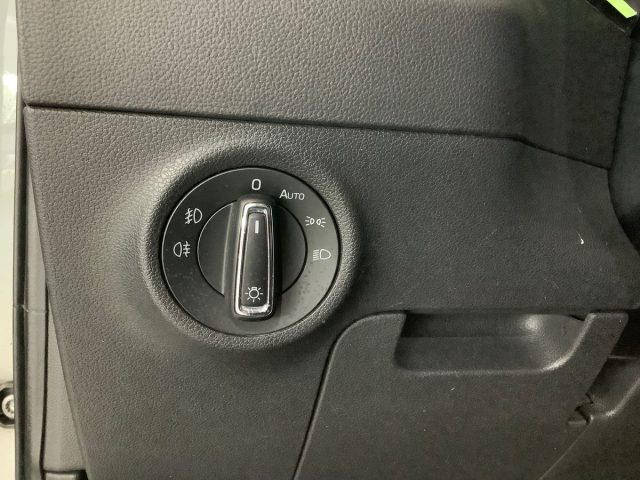 SKODA Karoq usata, con Fari LED