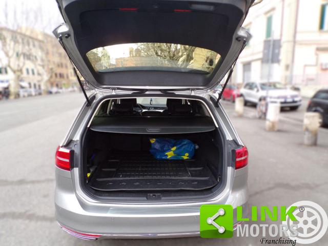 VOLKSWAGEN Passat usata, con MP3