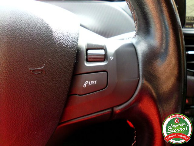 PEUGEOT 2008 usata, con Volante multifunzione