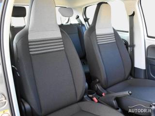 VOLKSWAGEN up! usata, con Autoradio