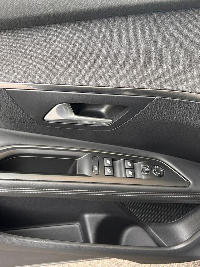 PEUGEOT 3008 usata, con Controllo vocale