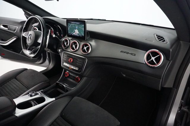 MERCEDES-BENZ CLA 200 usata, con Leve al volante