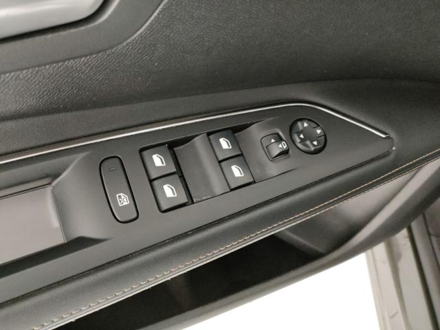 PEUGEOT 3008 usata, con Volante in pelle