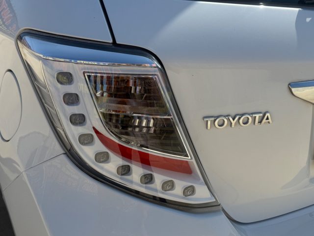 TOYOTA Yaris usata, con ESP
