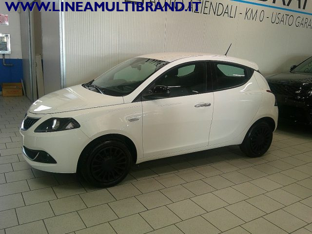 LANCIA Ypsilon usata, con ESP