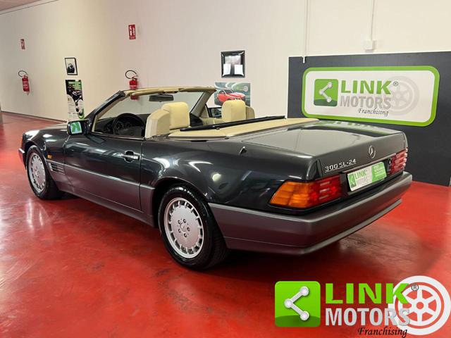 MERCEDES-BENZ SL 300 usata, con Alzacristalli elettrici