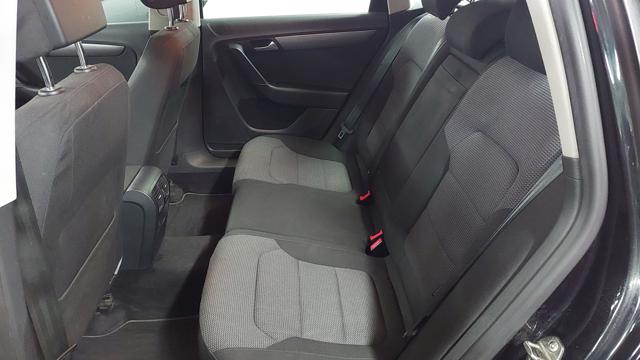 VOLKSWAGEN Passat usata, con Autoradio