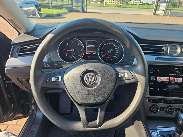VOLKSWAGEN Passat Variant usata, con ESP