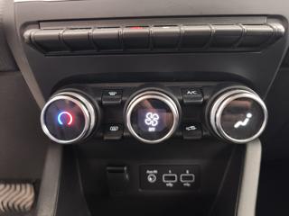 RENAULT Clio usata, con Touch screen