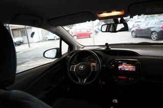 TOYOTA Yaris usata 21