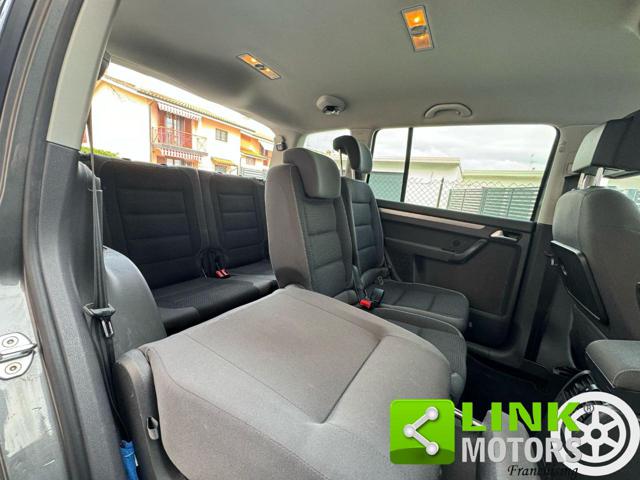 VOLKSWAGEN Touran usata, con Pneumatici quattro stagioni