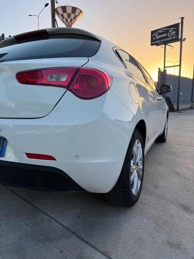 ALFA ROMEO Giulietta usata, con Autoradio