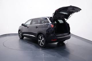 PEUGEOT 5008 usata, con Apple CarPlay