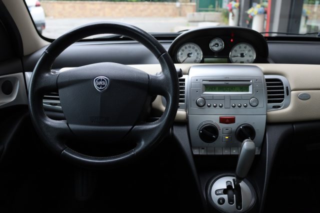 LANCIA Ypsilon usata, con Autoradio