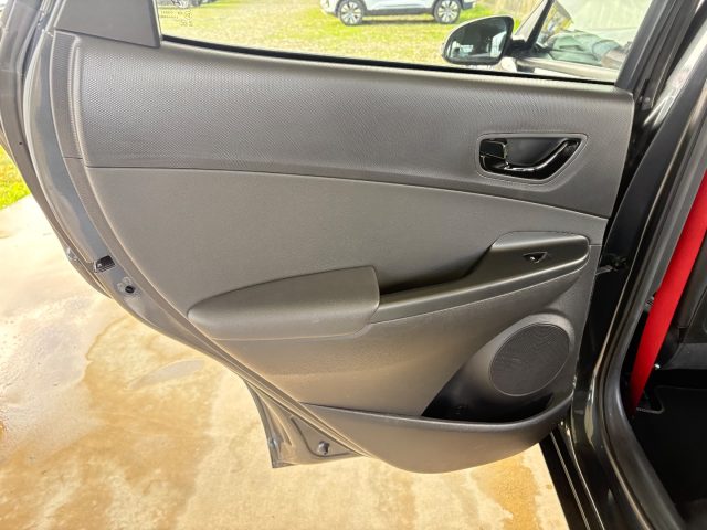 HYUNDAI Kona usata, con Specchietti laterali elettrici